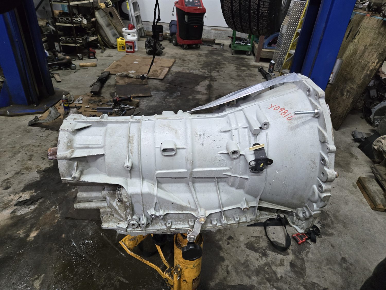 2014 Land Rover LR4 · 8-speed automatic transmission